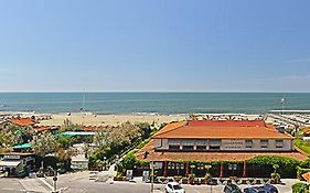 Areion Forte Dei Marmi 4*